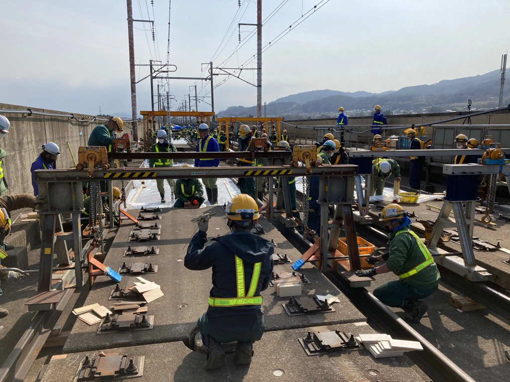JR東北新幹線 福島県沖地震復旧工事のサムネイル画像です